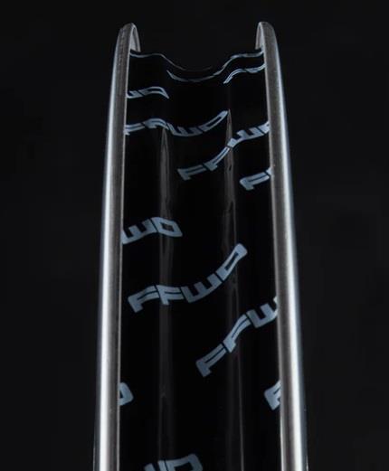 Obročniki FFWD RYOT33 TLR Disc Light