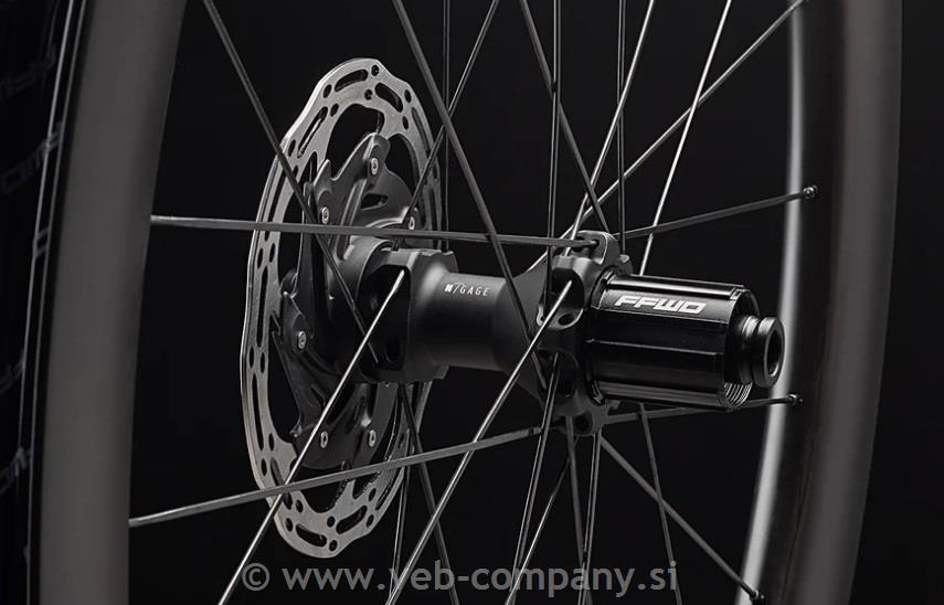 Obročniki FFWD RYOT44/55C TLR Disc Light