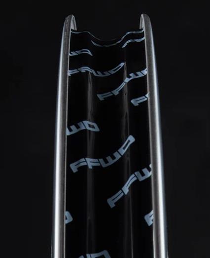 Obročniki FFWD RYOT77 TLR Disc Light